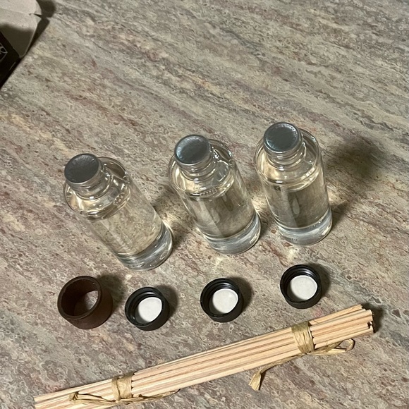 New Tahitian Vanilla set of three diffusers - Picture 3 of 16